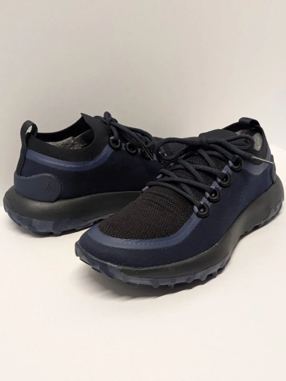 Allbirds Trail Runners SWT Sneakers in Navy Blue/Natural Black - NWOT